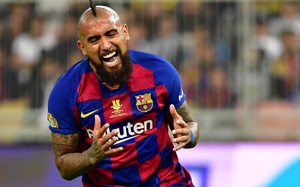 Arturo Vidal, lamentando una ocasión fallada con el Barça