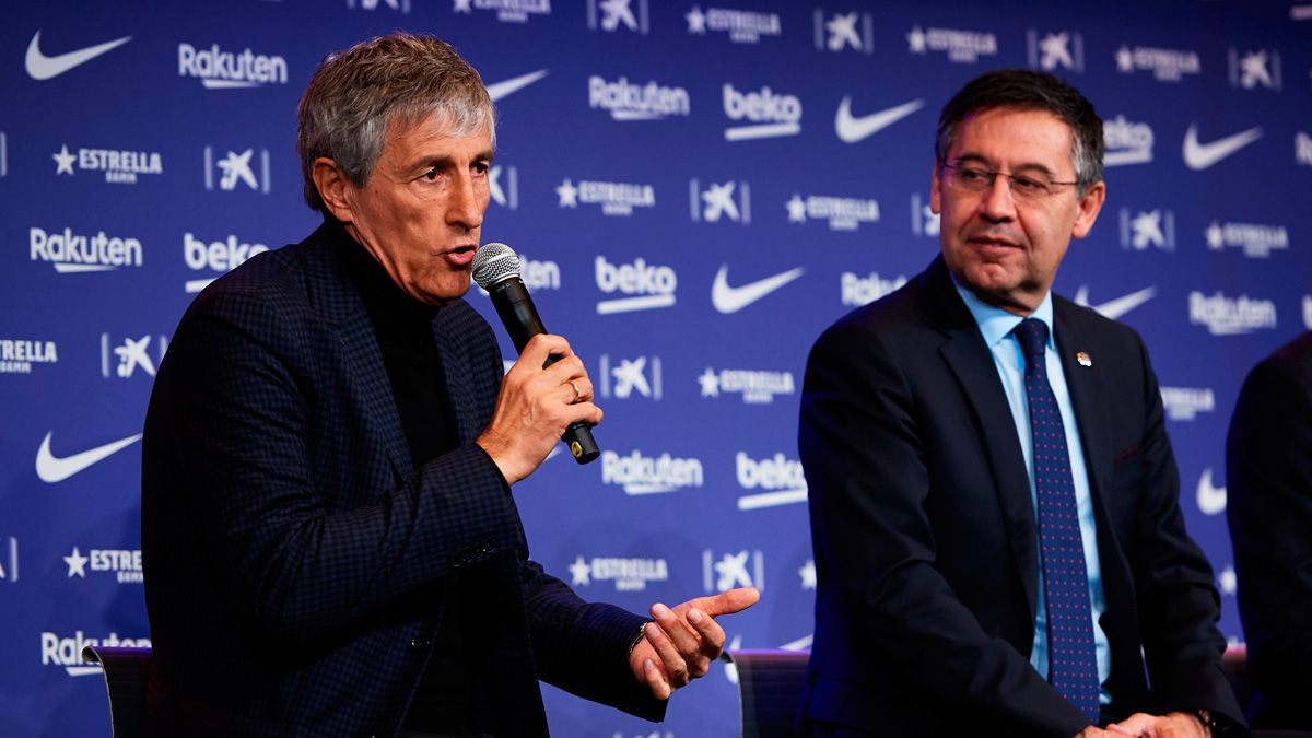 Quique Setién and Josep Maria Bartomeu in the official presentation of the coach with Barça