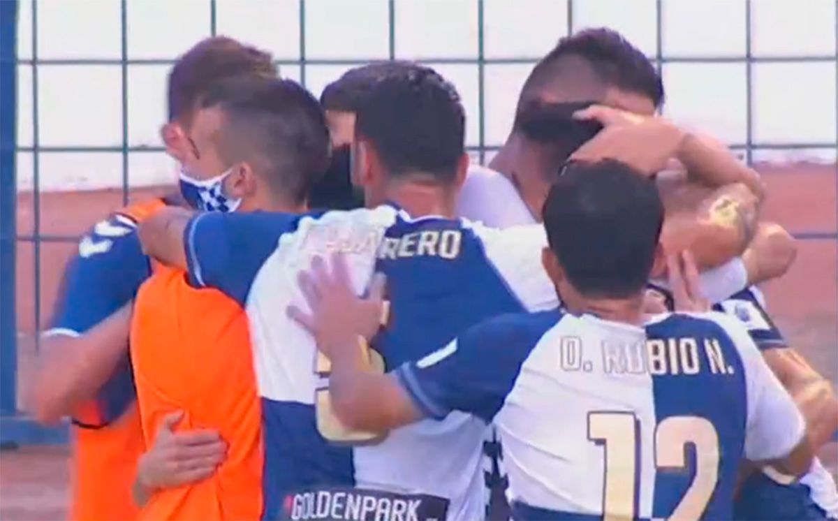 El Sabadell, celebrando uno de los goles contra el Barça B