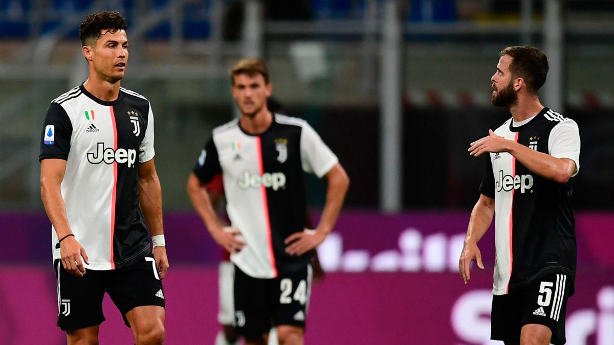 Miralem Pjanic y Cristiano Ronaldo en un partido de la Juventus en la Serie A