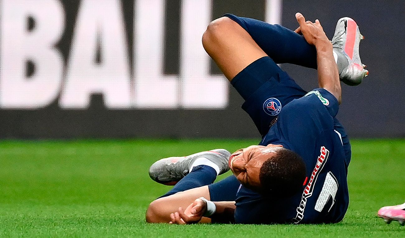Kylian Mbappé Hurts  of his injury
