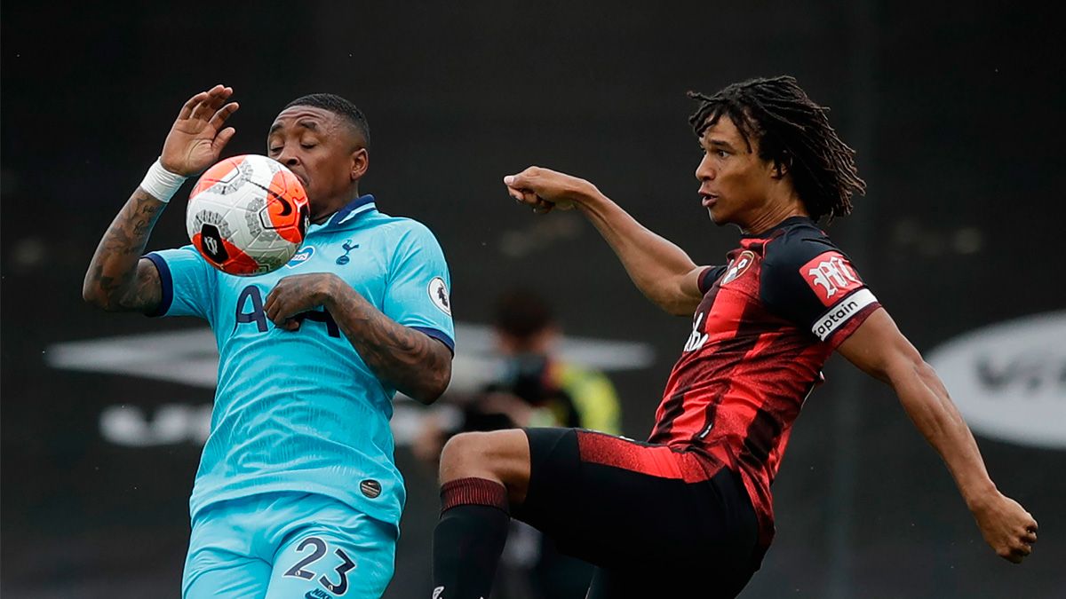 Nathan Aké, signed by Manchester City, in a match of Bournemouth in the Premier League