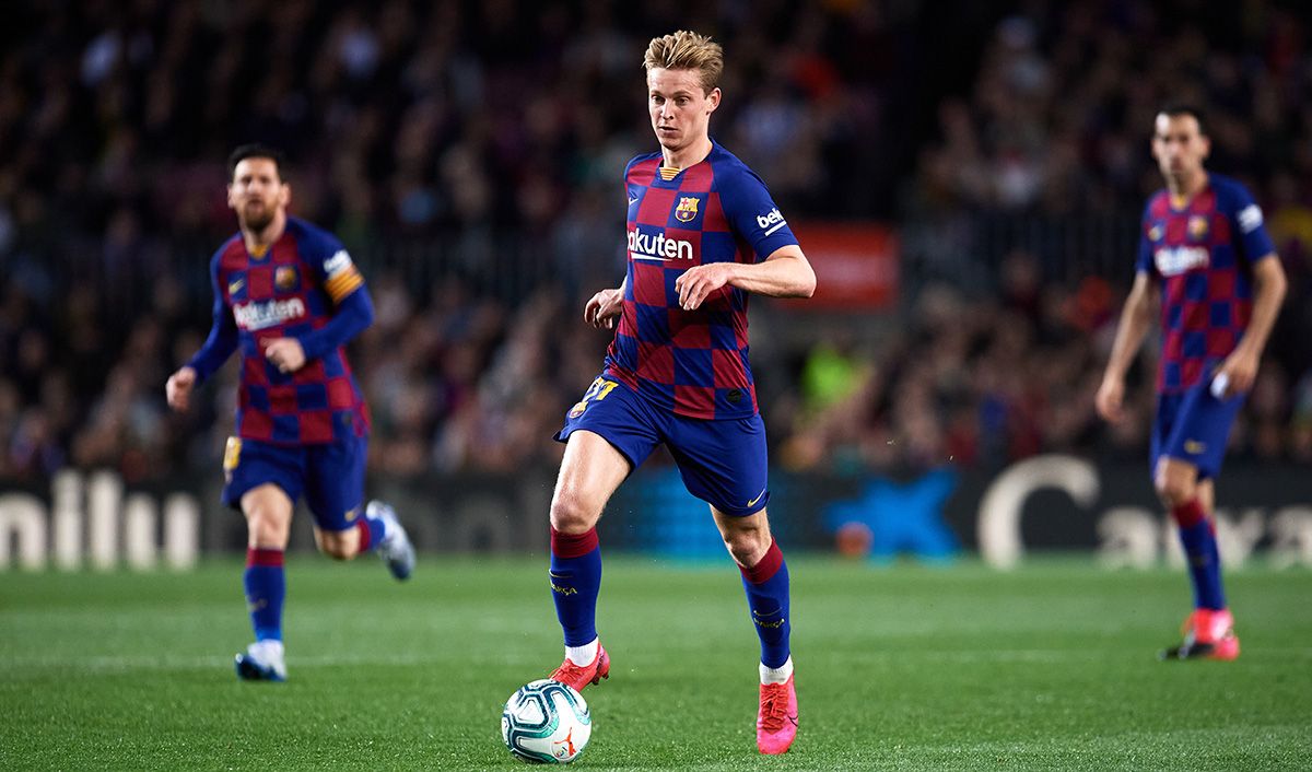 Frenkie de Jong, durante un partido del FC Barcelona en el Camp Nou