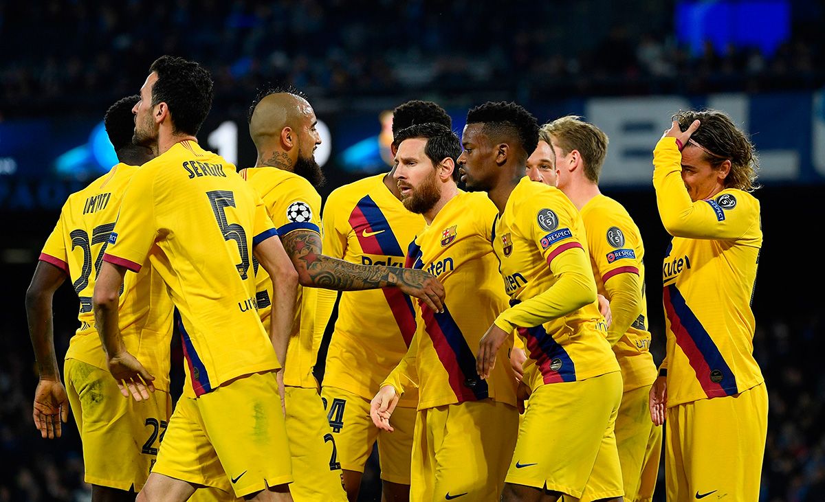 El FC Barcelona, celebrando un gol marcado al Nápoles en San Paolo