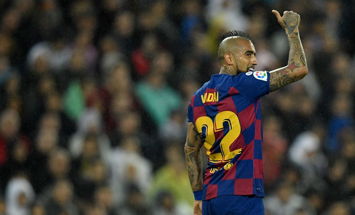 Arturo Vidal, celebrando un gol del FC Barcelona