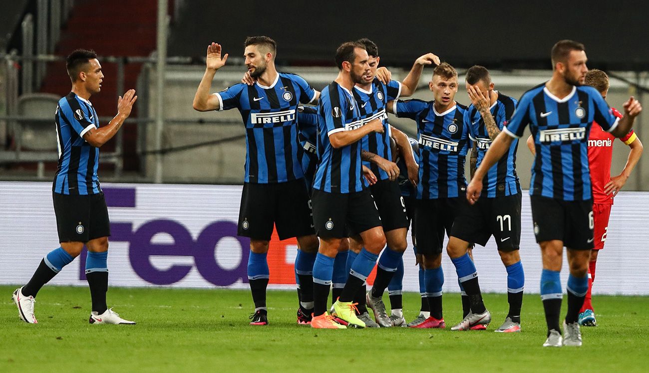 Los jugadores del Inter celebran un gol
