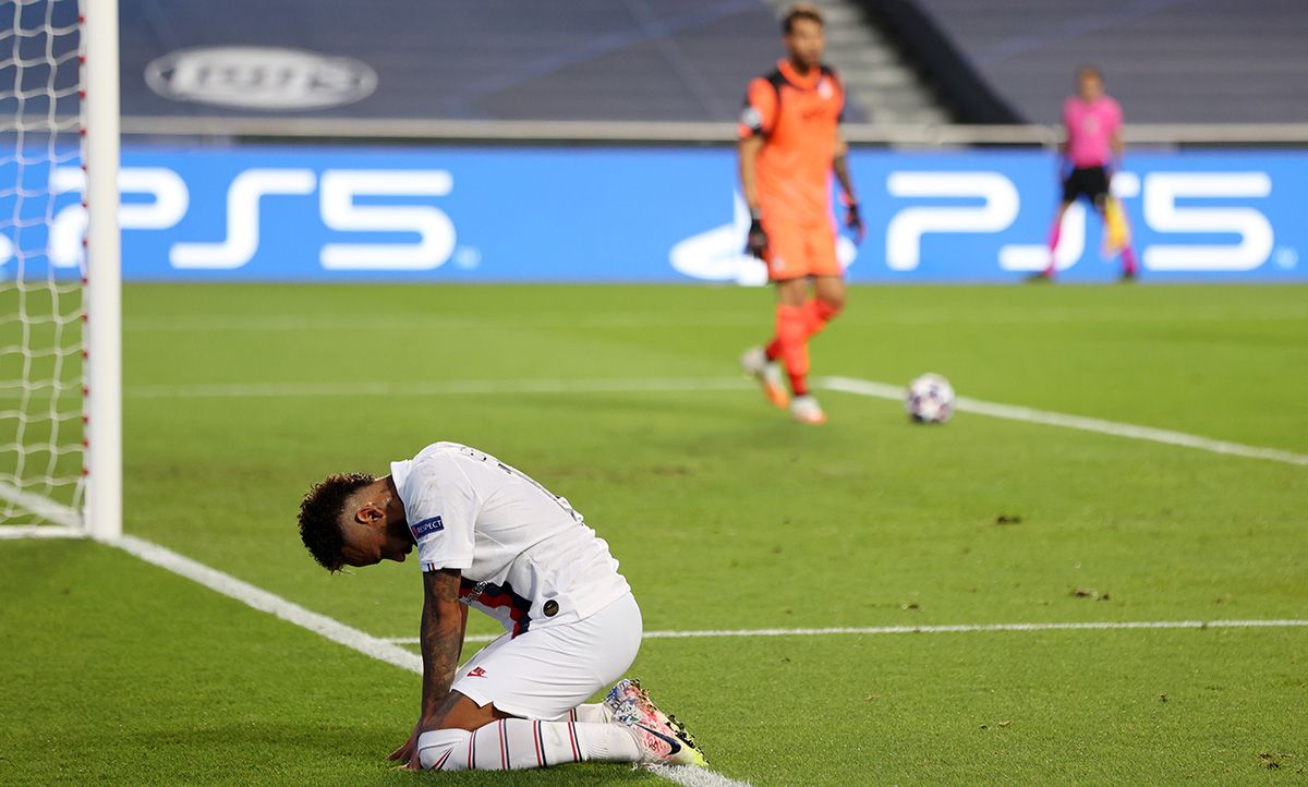 Neymar Jr, tras fallar una ocasión clara contra el Atalanta