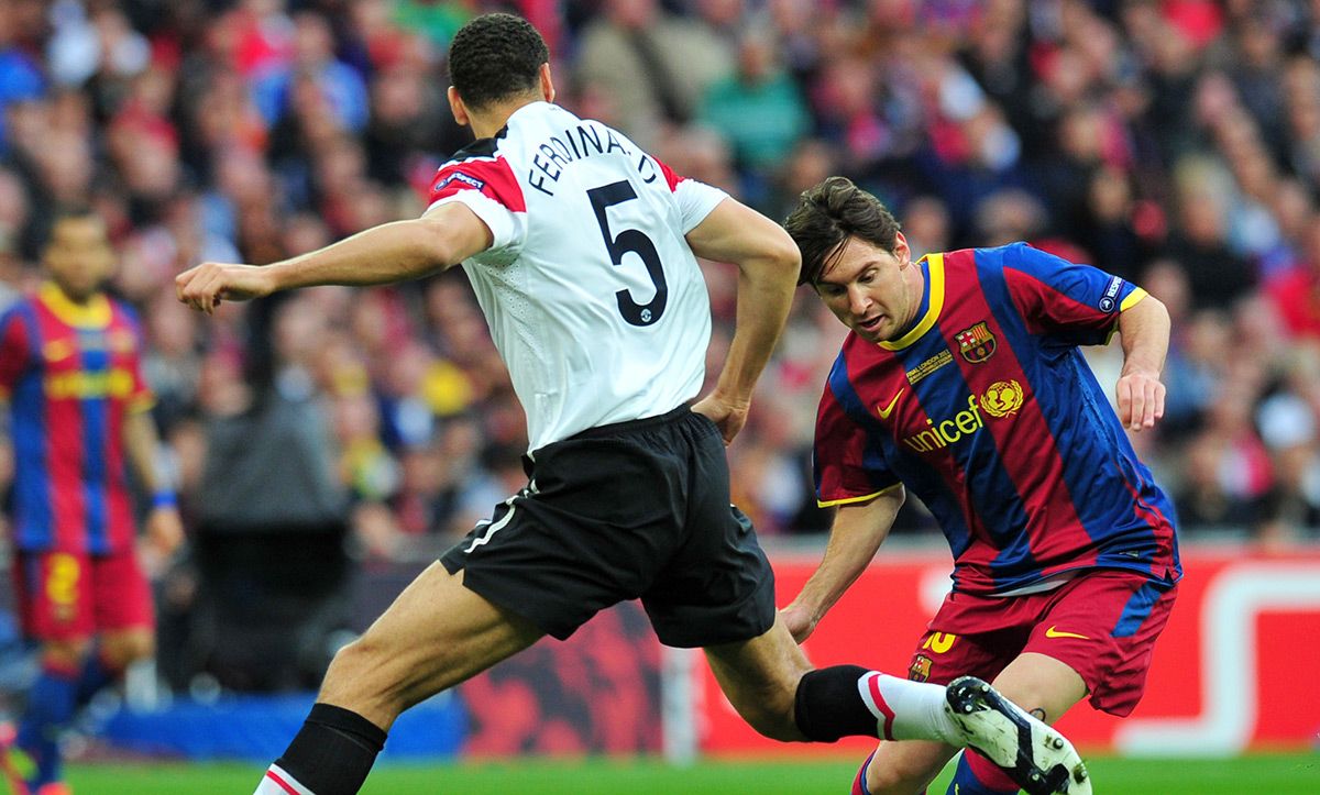 Rio Ferdinand, defending to Leo Messi in a final of Champions League