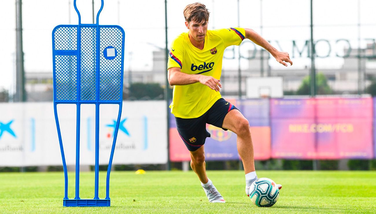 Juan Miranda in a training of the Barça