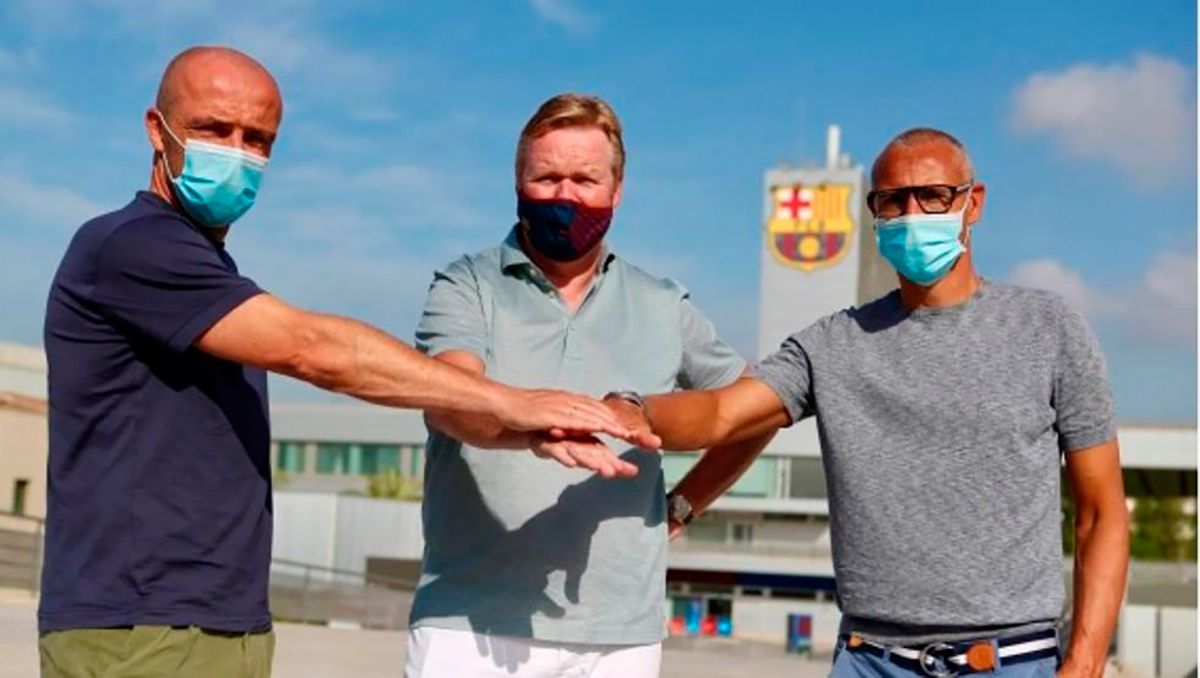 Schreuder and Larsson, beside Koeman in the FC Barcelona