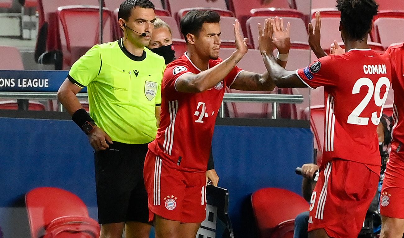 Coutinho Jumps to the field in the final of Champions