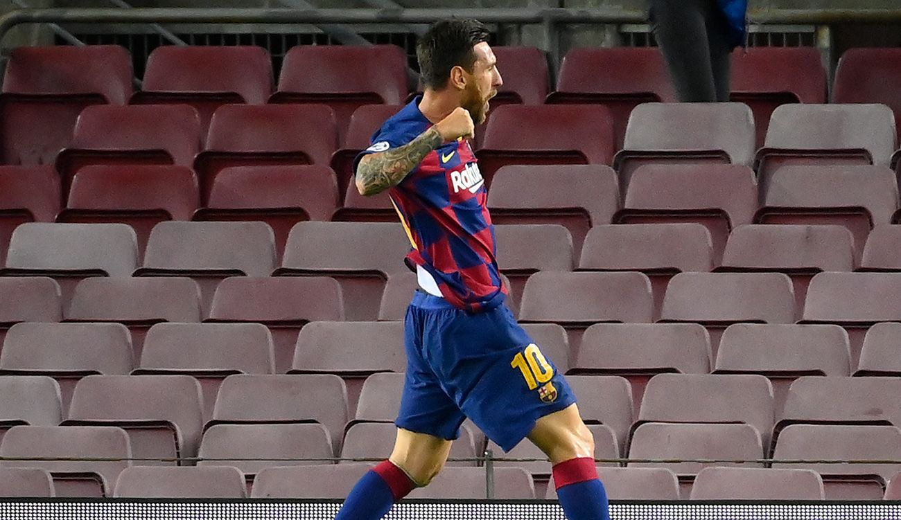 Leo Messi celebra su gol contra el Nápoles