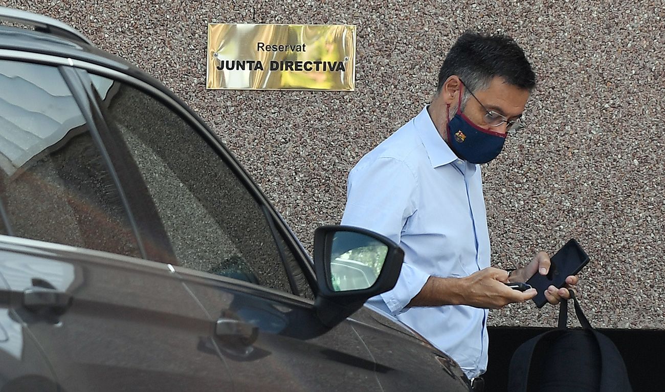 Bartomeu arriving to the offices of the Camp Nou