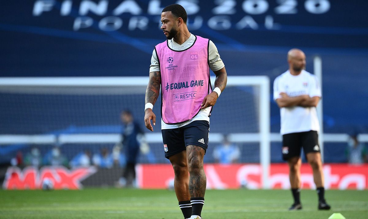 Memphis Depay, during a warming with the Lyon