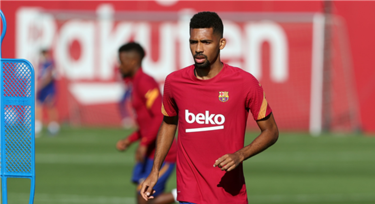 Matheus Fernandes entrenando con el Barça