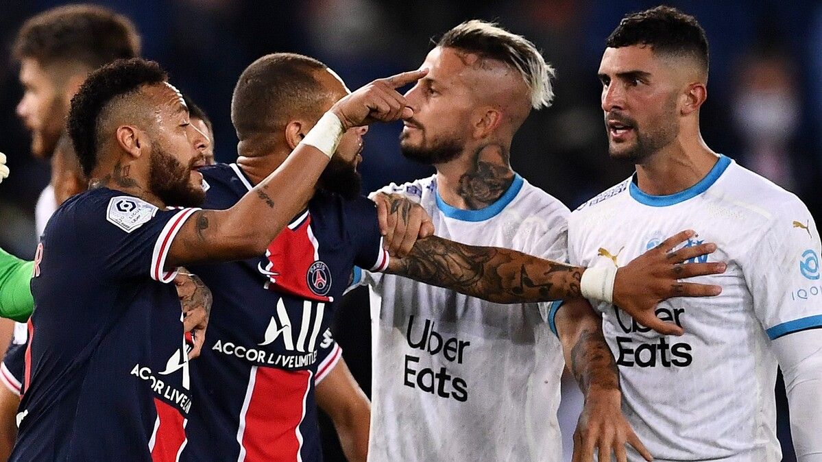 Neymar And Álvaro González arguing