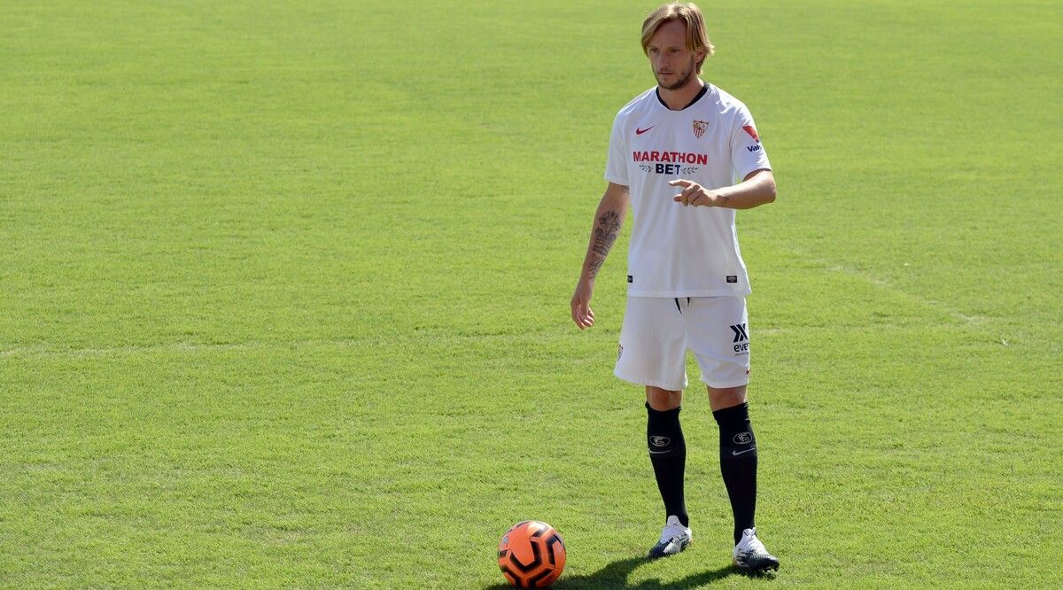 Rakitic In the presentation with the Seville