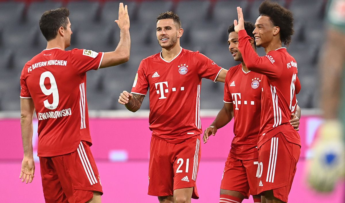 El Bayern Múnich, celebrando uno de los goles ante el Schalke 04