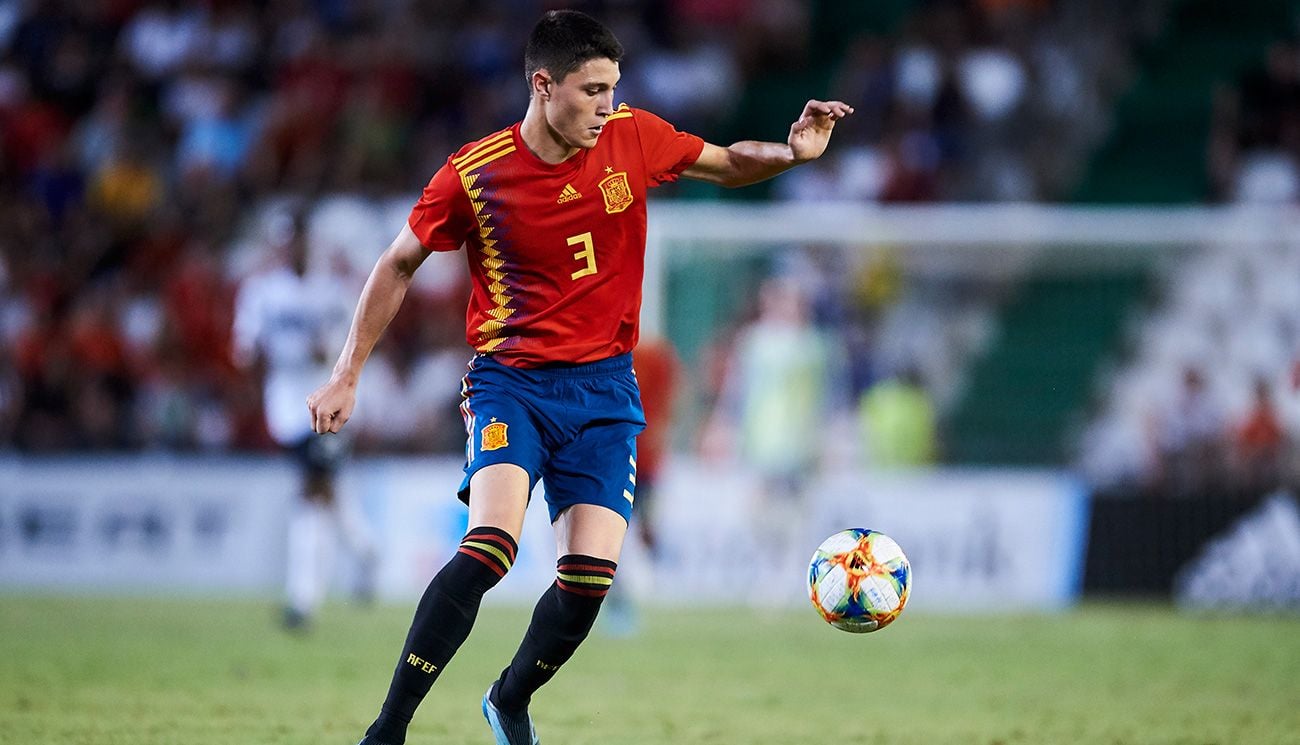 Jorge Cuenca en un partido con la Sub-21 de España