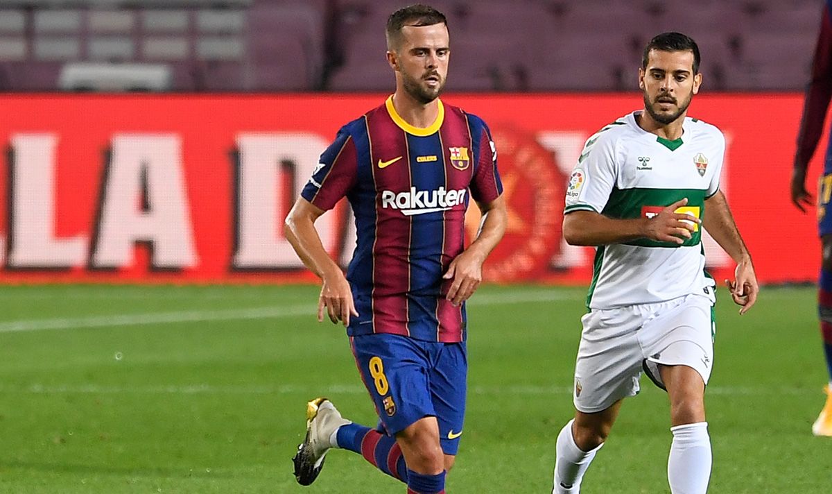 Miralem Pjanic en su debut con el Barça ante el Elche