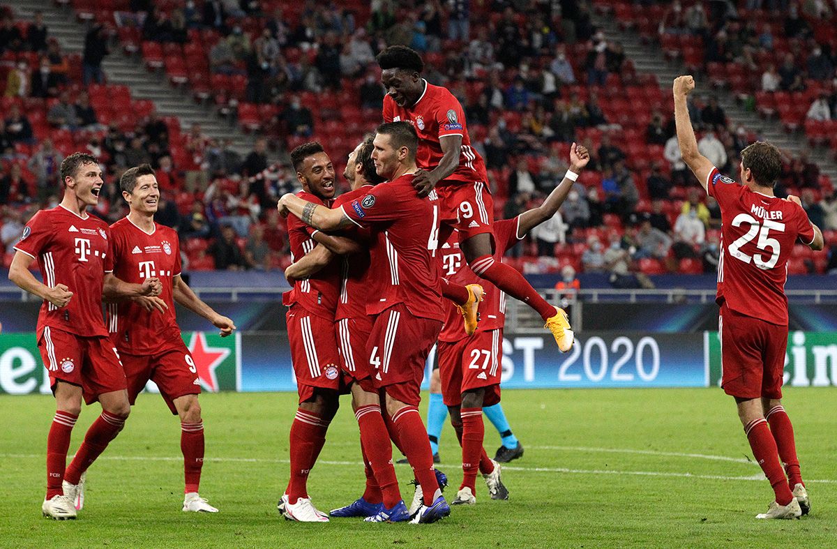 Players of the Bayern Munich celebrating a goal