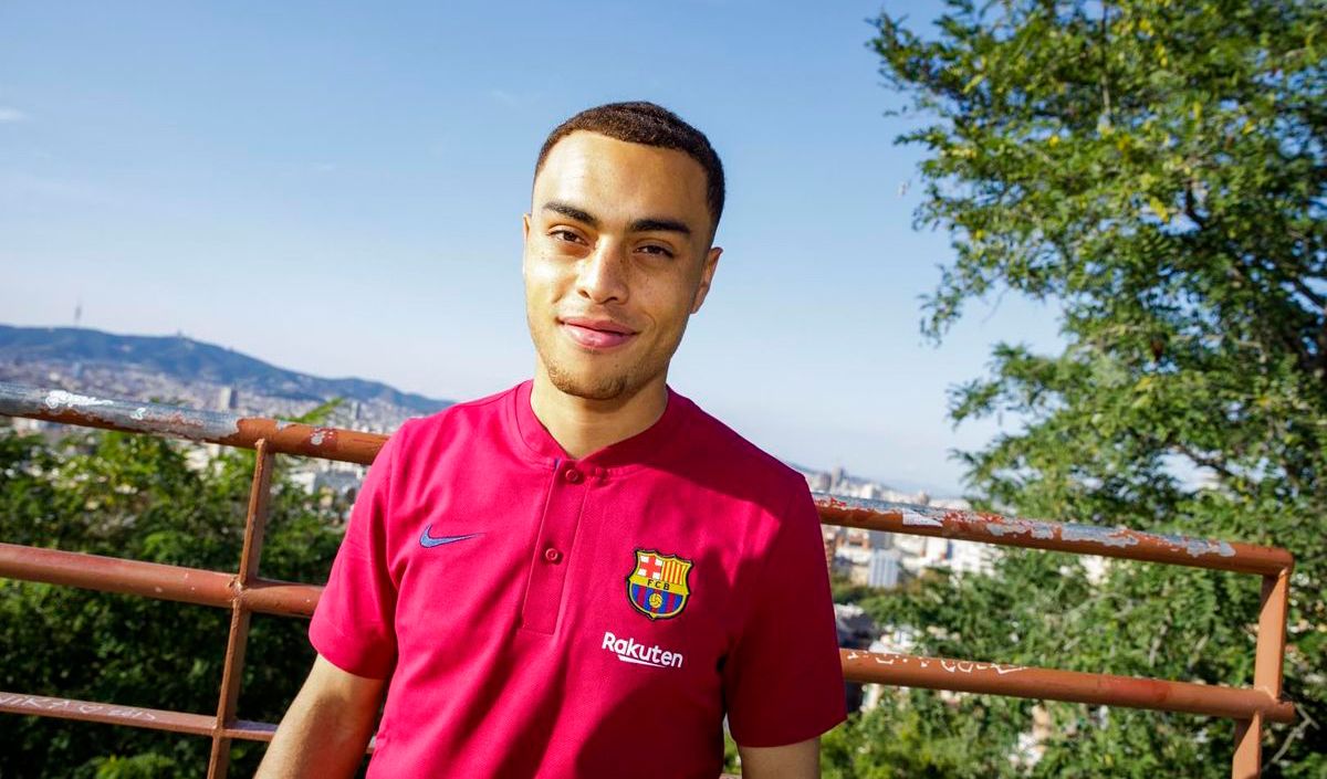 Sergiño Dest In an image published by the FC Barcelona