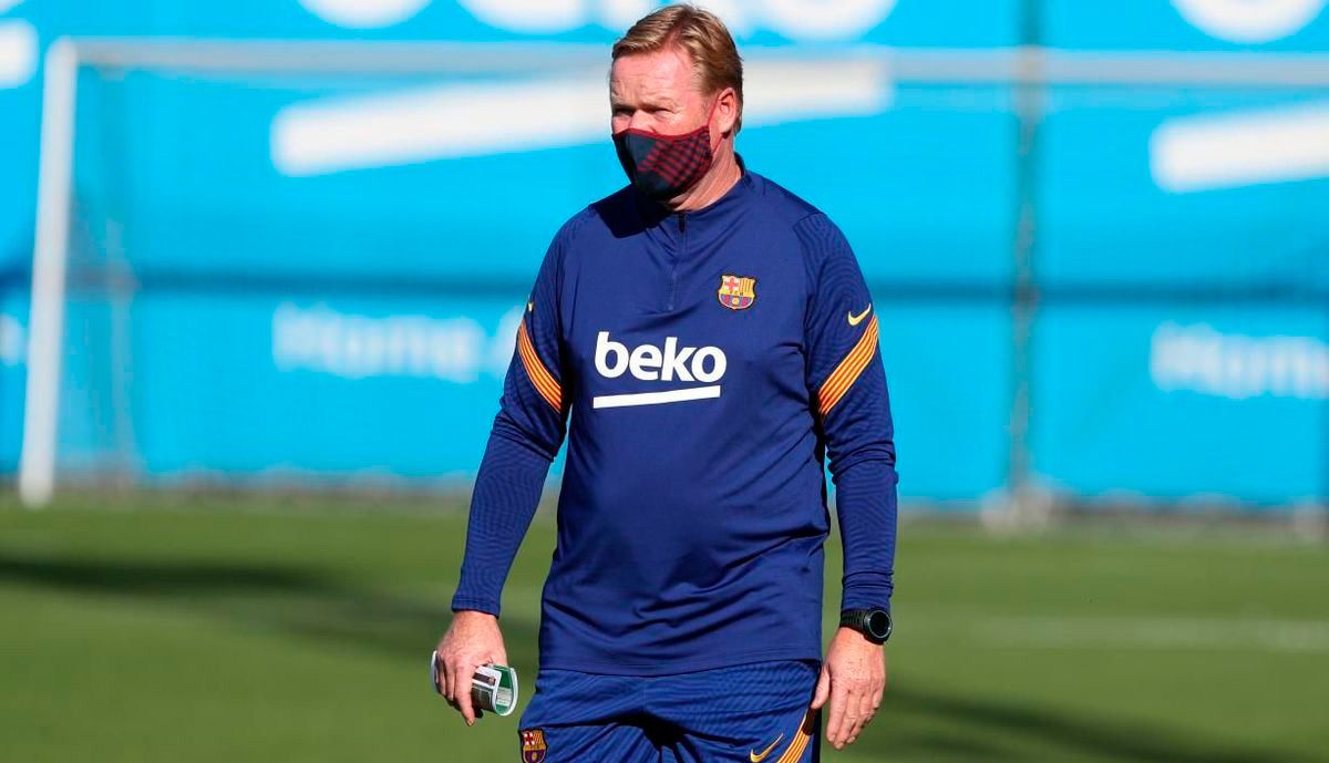 Ronald Koeman, durante un entrenamiento del FC Barcelona