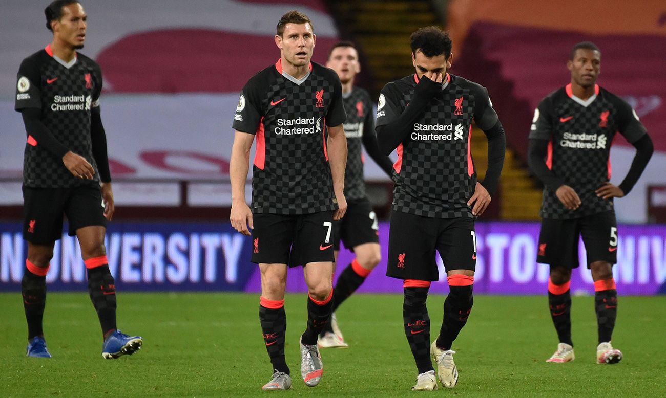 Los jugadores del Liverpool se lamentan de la derrota