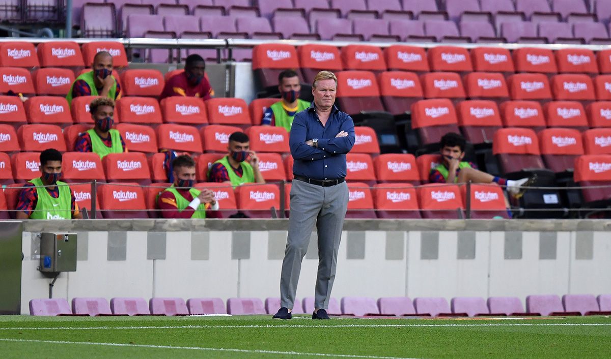 Ronald Koeman, dirigiendo al FC Barcelona durante el pasado Gamper