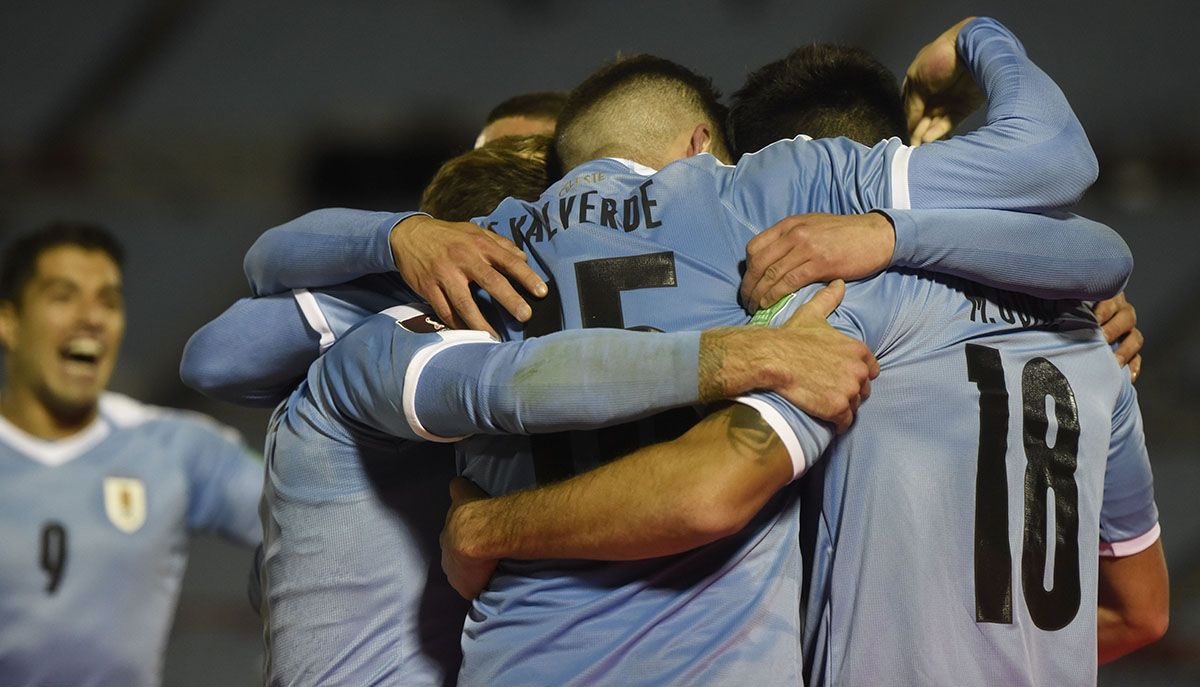 La selección Uruguaya celebra la victoria