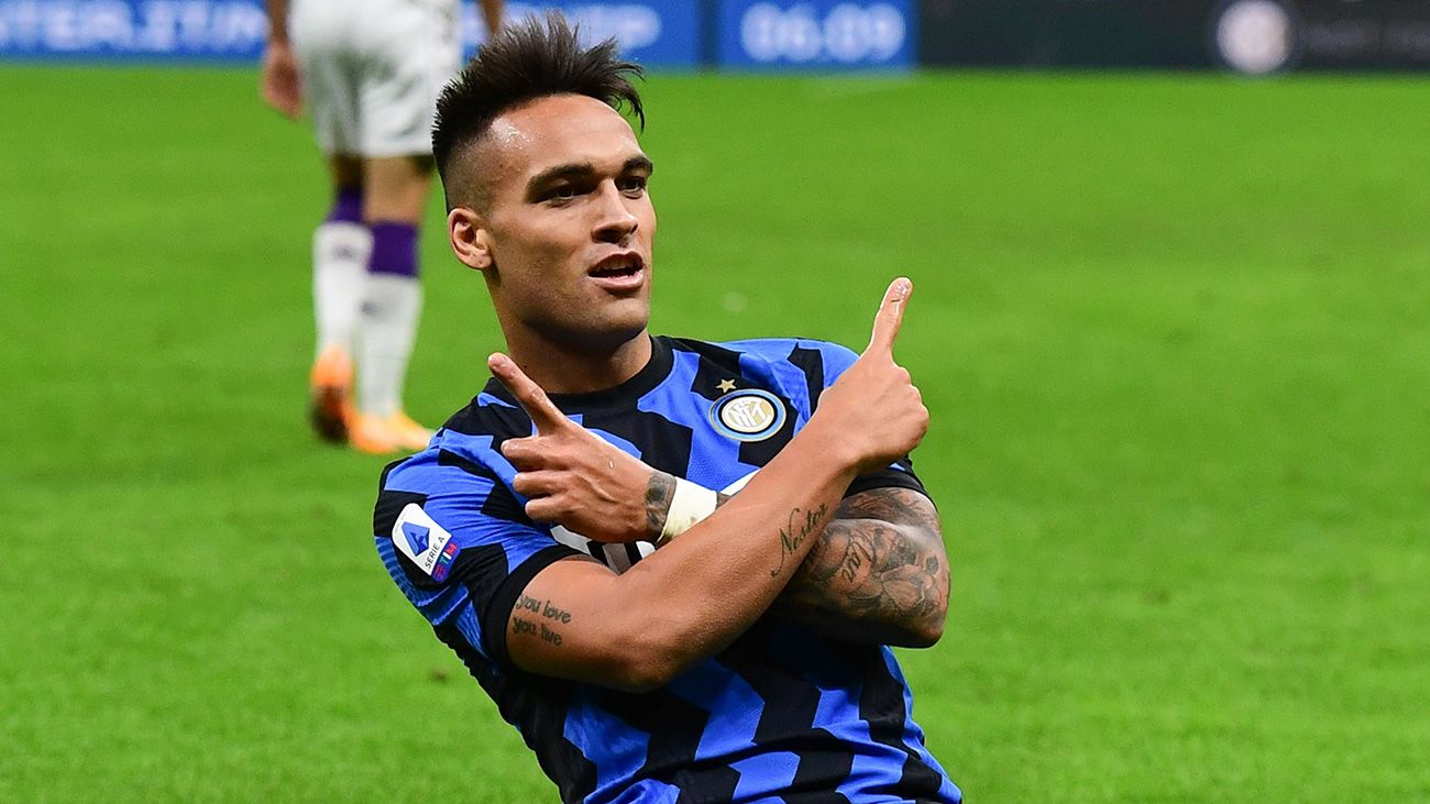 Lautaro Martínez celebrates a goal with the Inter