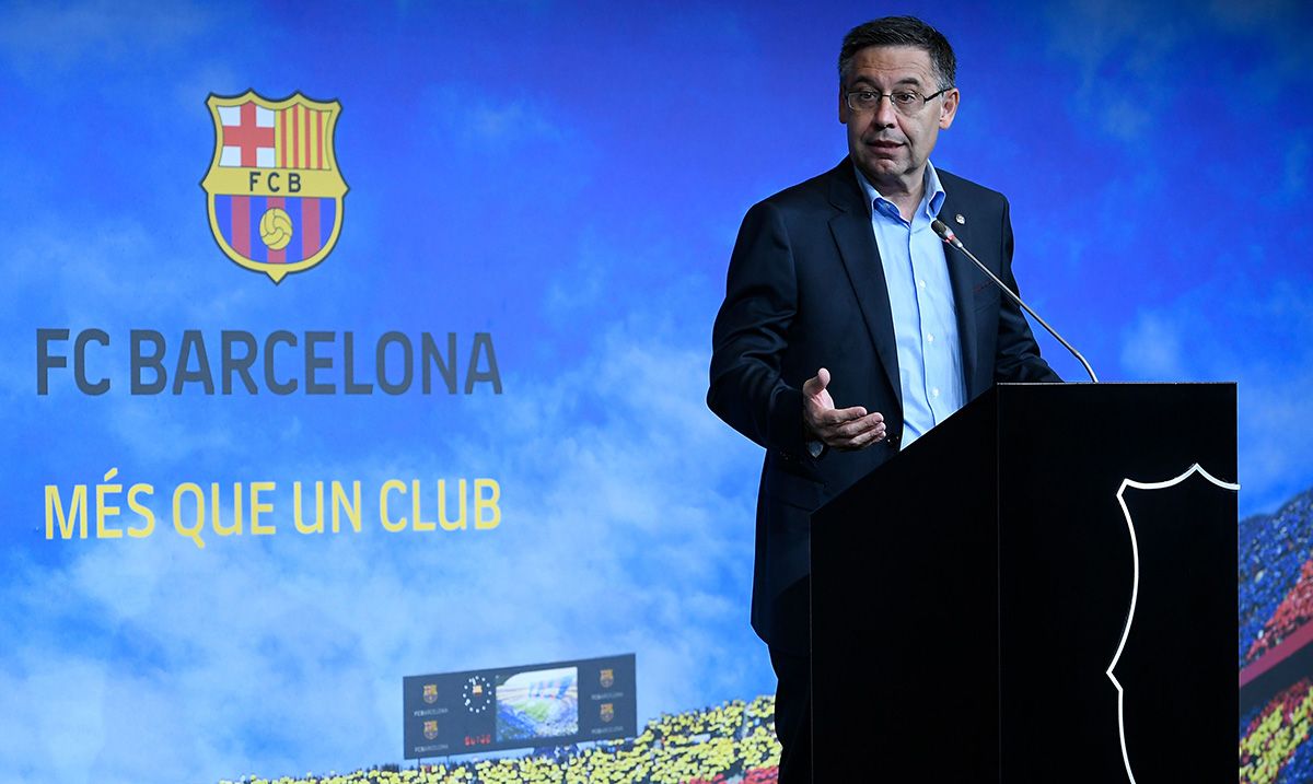 Josep Maria Bartomeu, president of the Barcelona, in the eye of the hurricane