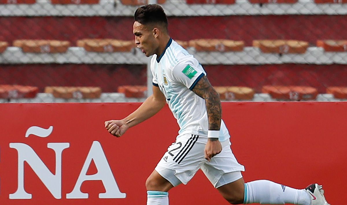 Lautaro Martínez celebrates the 1-0 against Bolivia