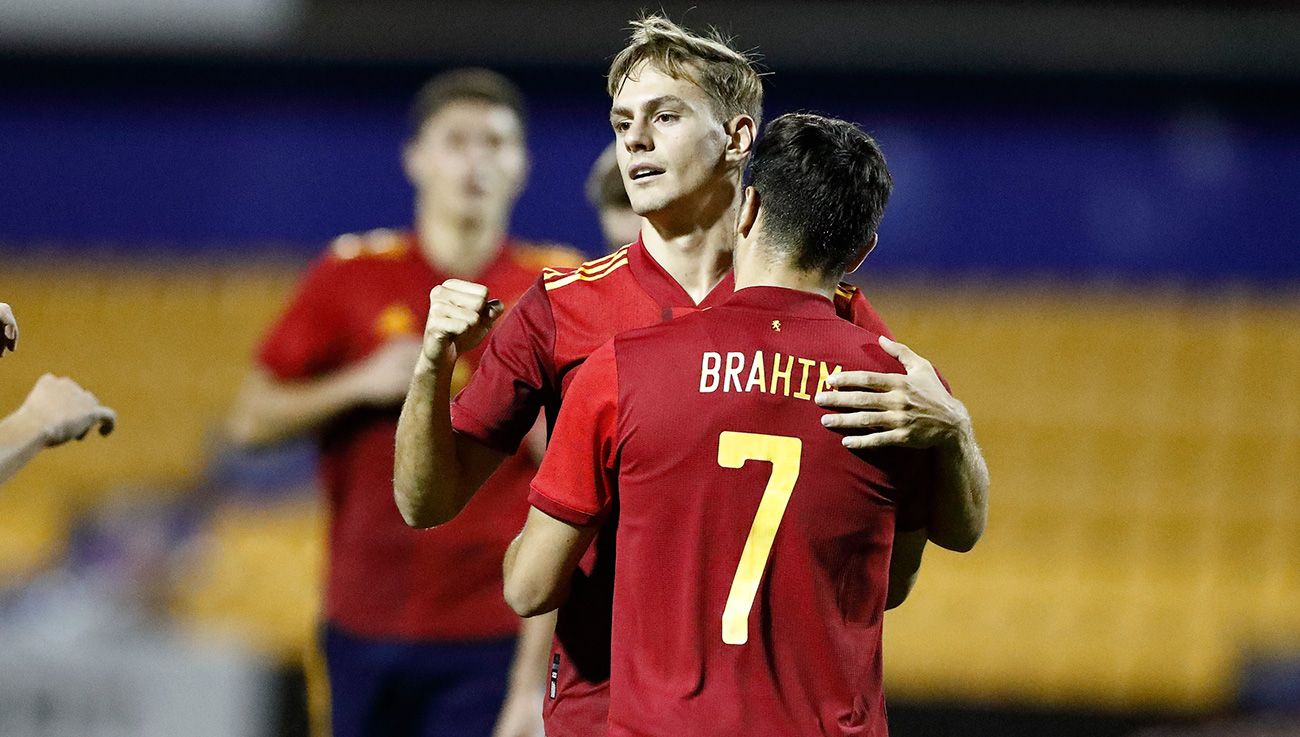 Dani Gómez and Brahim Díaz celebrate a goal of the Sub-21