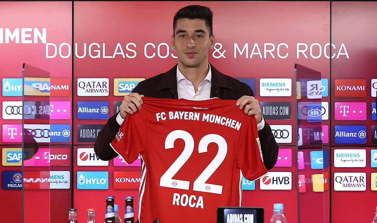 Marc Roca en su presentación con el Bayern de Múnich