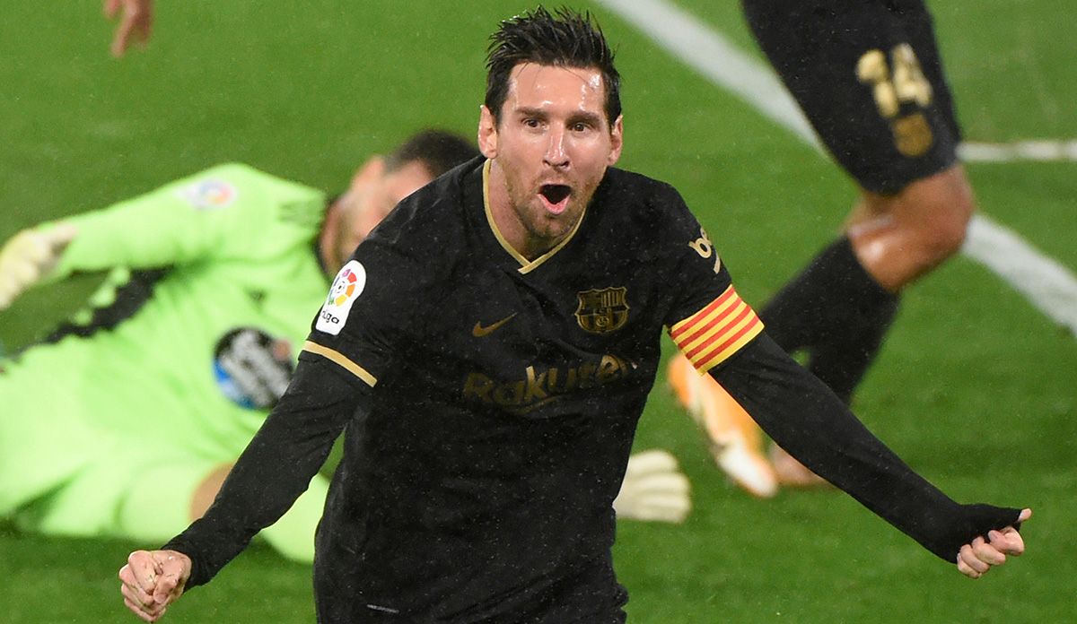 Leo Messi celebrates a goal in front of the Celtic