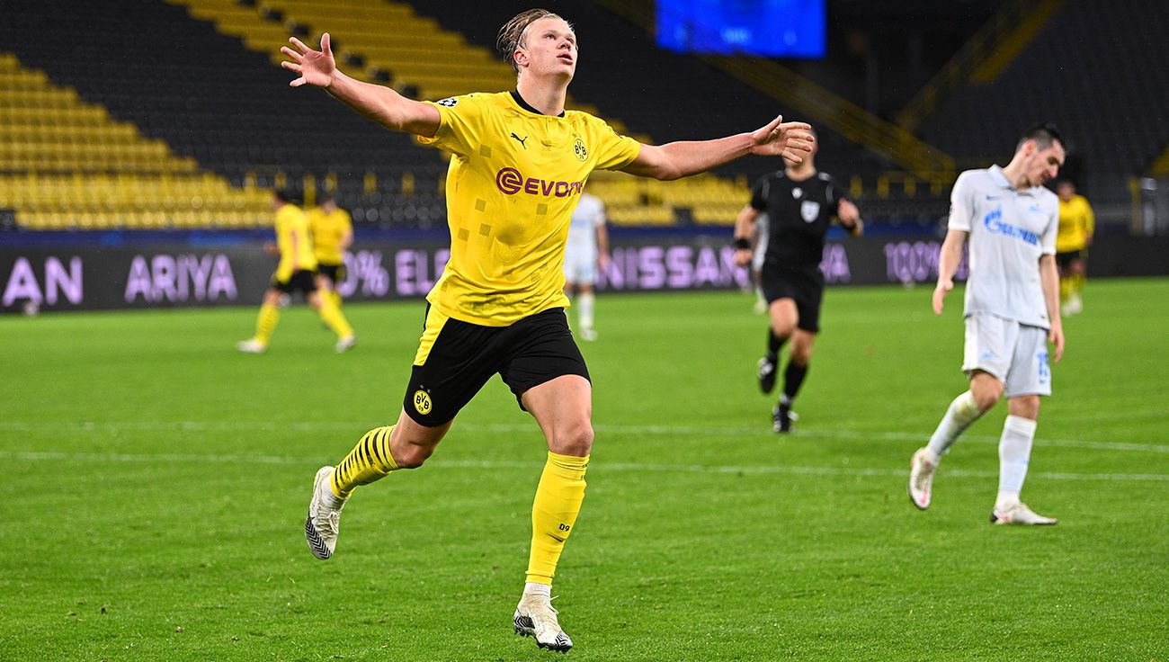 Erling Haaland celebra un gol con el Dortmund en Champions