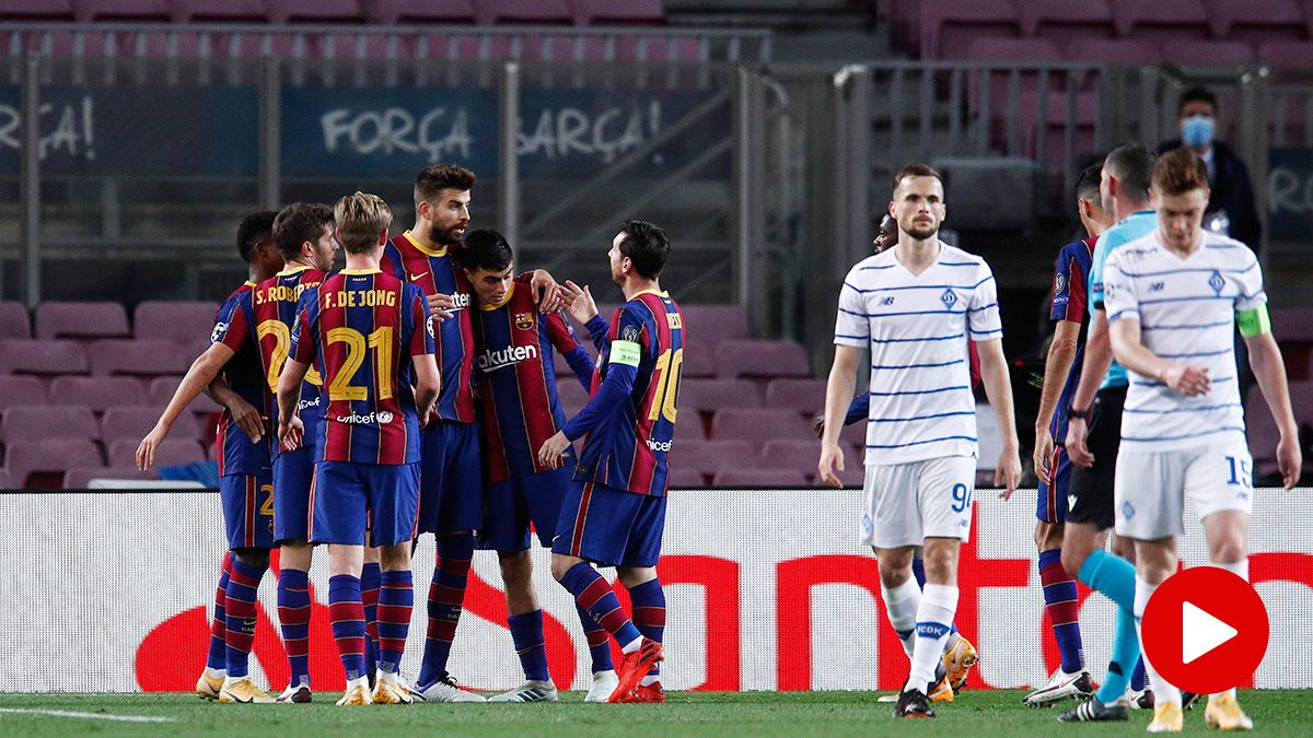 The FC Barcelona, celebrating one of the goals against the Dynamo of Kiev