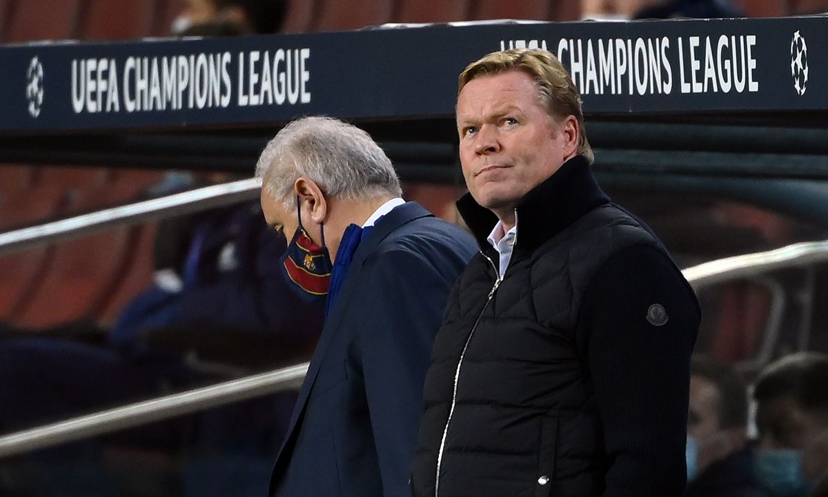 Ronald Koeman, en el banquillo del Barça durante el partido ante el Dynamo