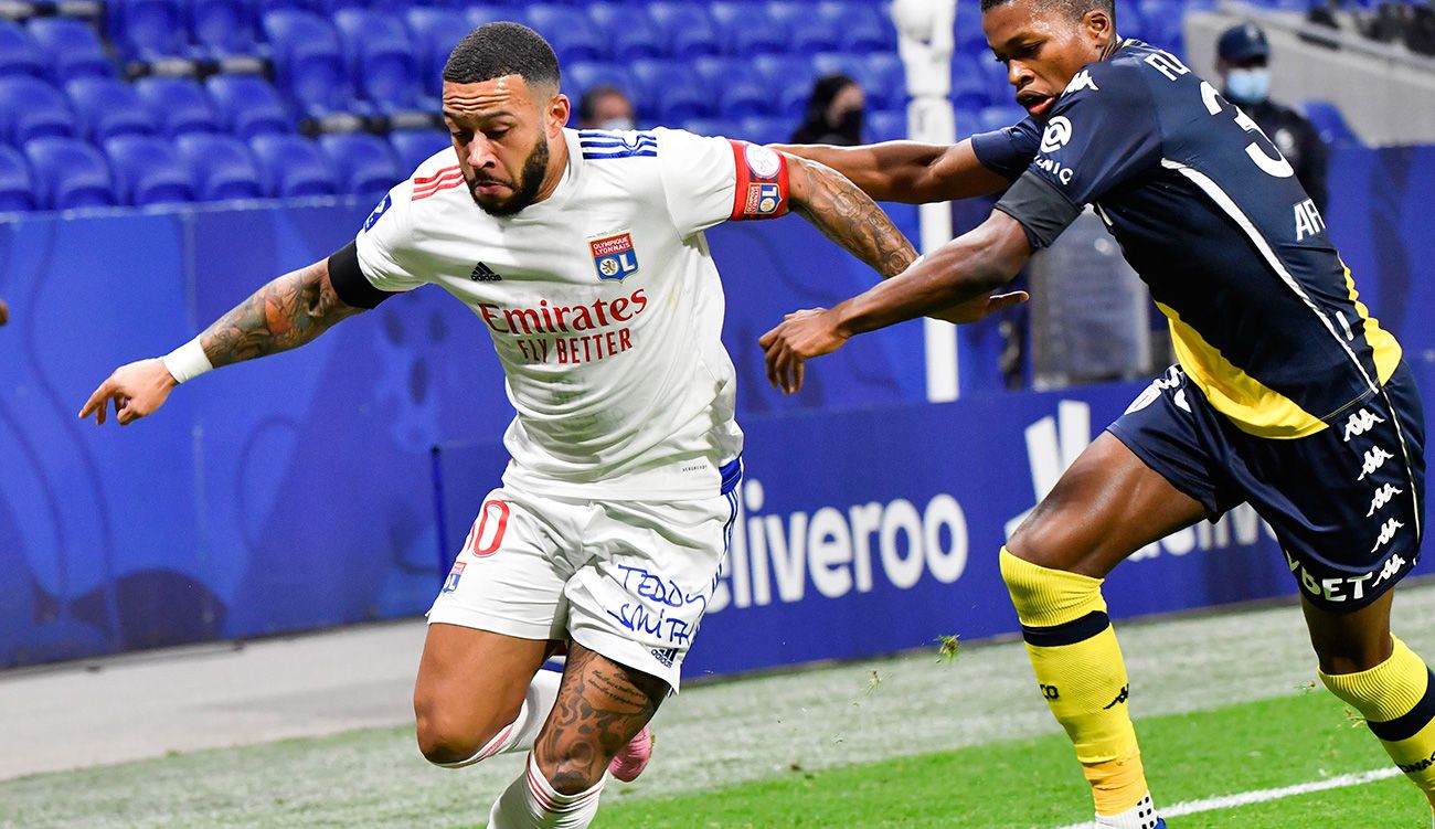 Memphis Depay en un partido con el Olympique de Lyon