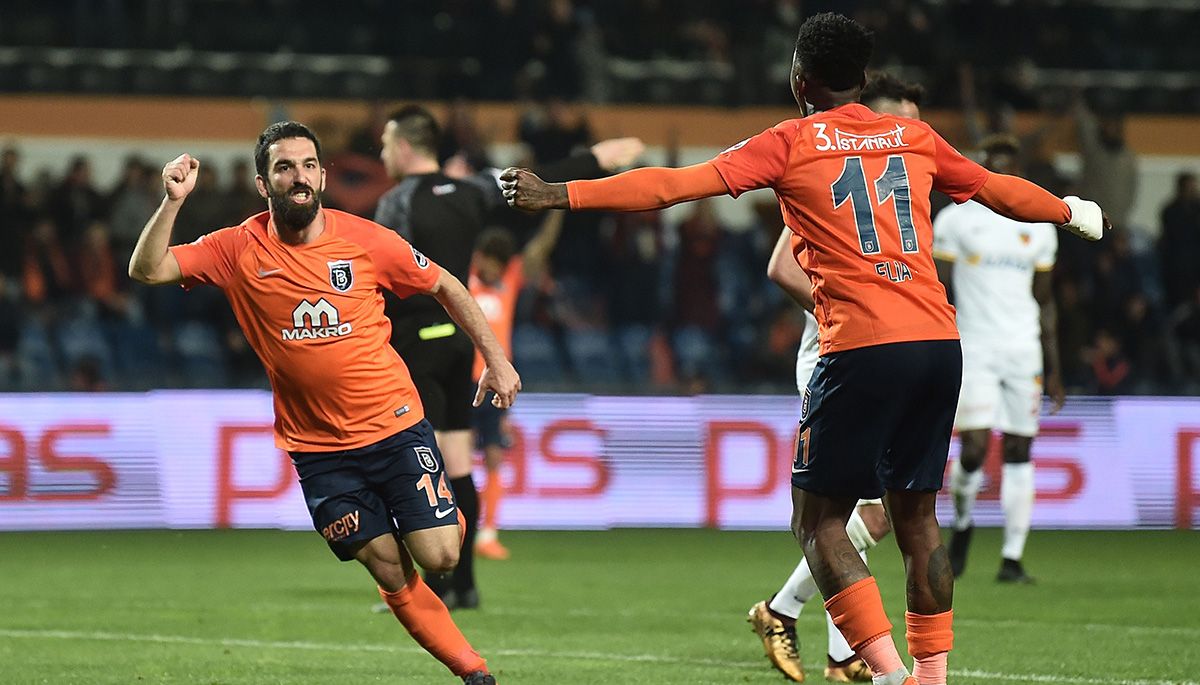 Arda Turan, celebrando un gol con el Galatasaray