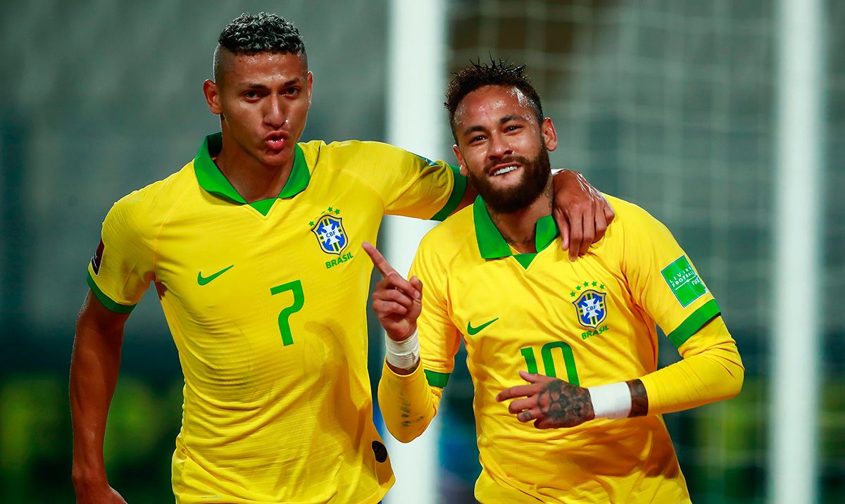 Neymar Jr y Richarlison, celebrando un gol con la selección de Brasil