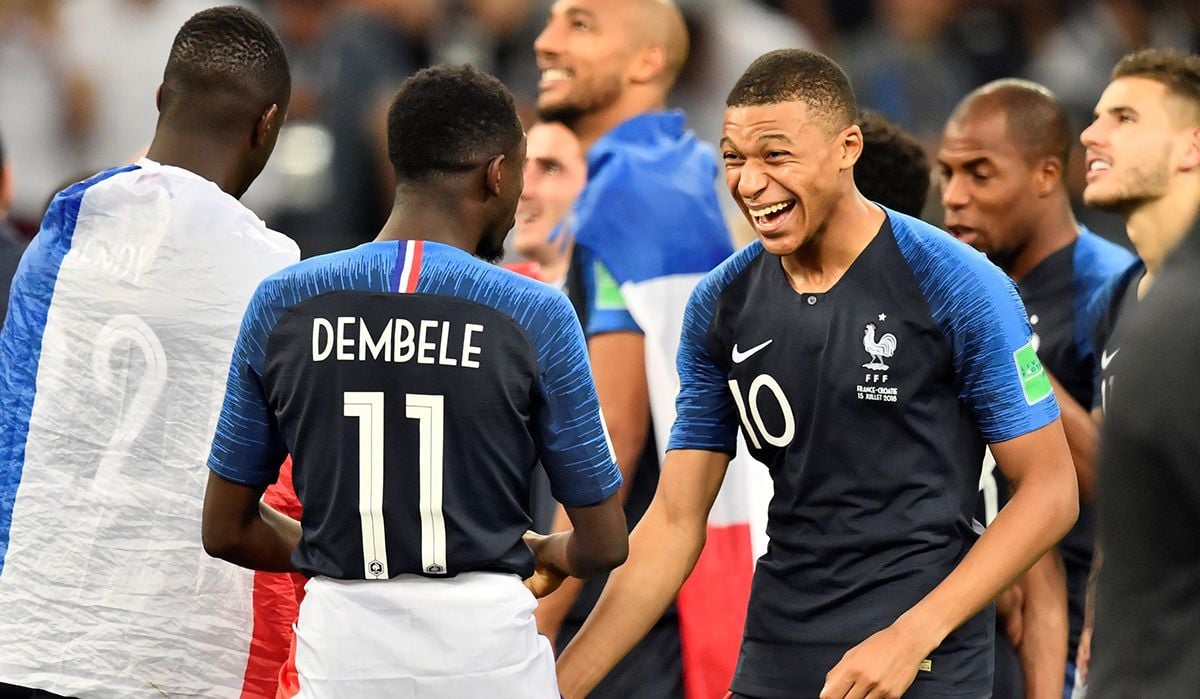 Ousmane Dembélé y Kylian Mbappé, celebrando el Mundial 2018 con Francia
