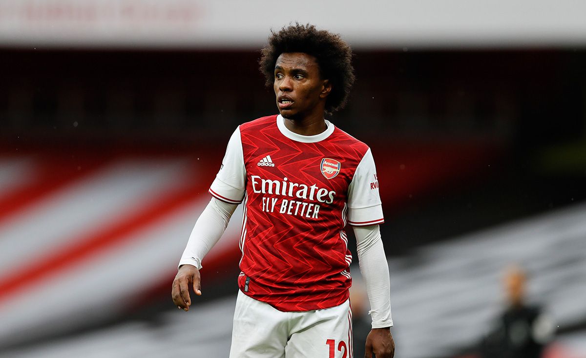 Willian durante un partido del Arsenal