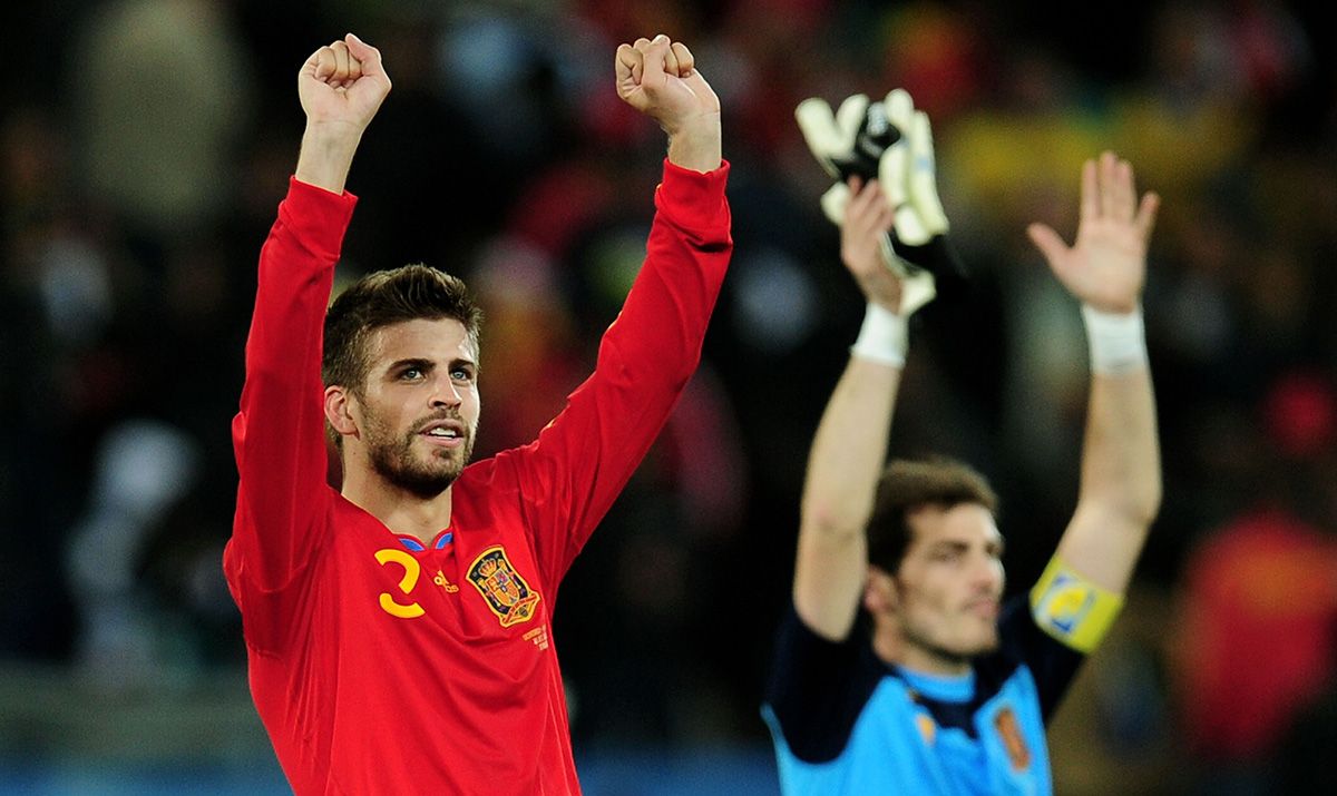 Gerard Piqué e Iker Casillas, celebrando un triunfo de España