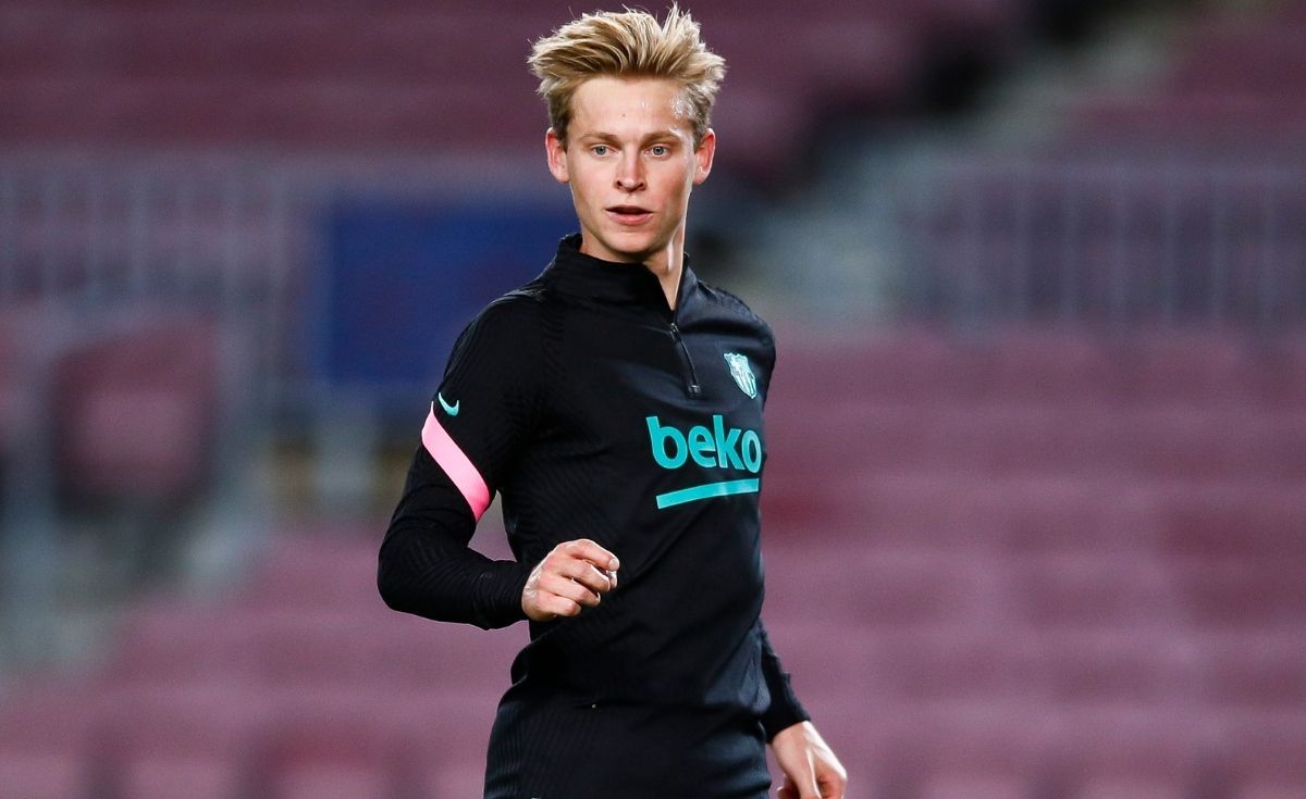 Frenkie de Jong, en un calentamiento con el Barça