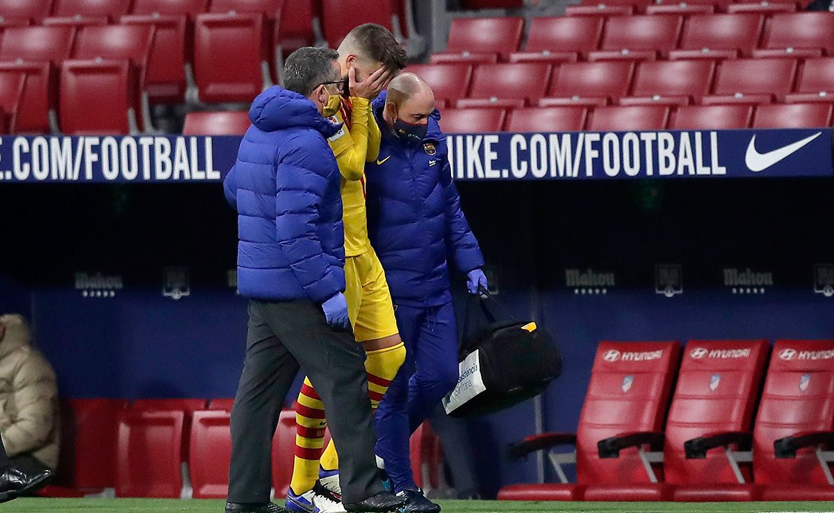 Gerard Piqué se lesionó ante el Atlético de Madrid