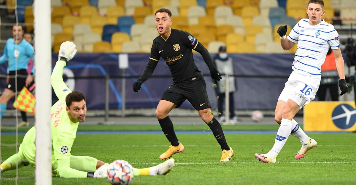 Sergiño Dest, en la victoria del Barça ante el Dynamo de Kiev