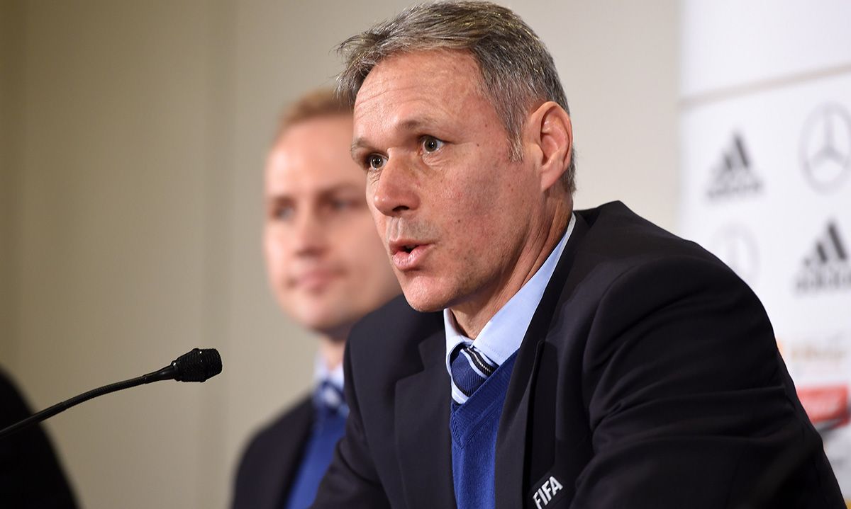 Van Basten, during a press conference in an image of archive