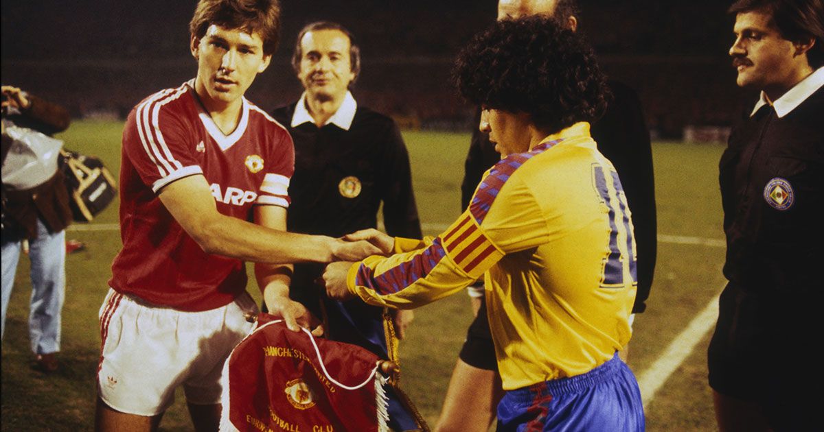 Diego Armando Maradona, en un partido con el Barcelona